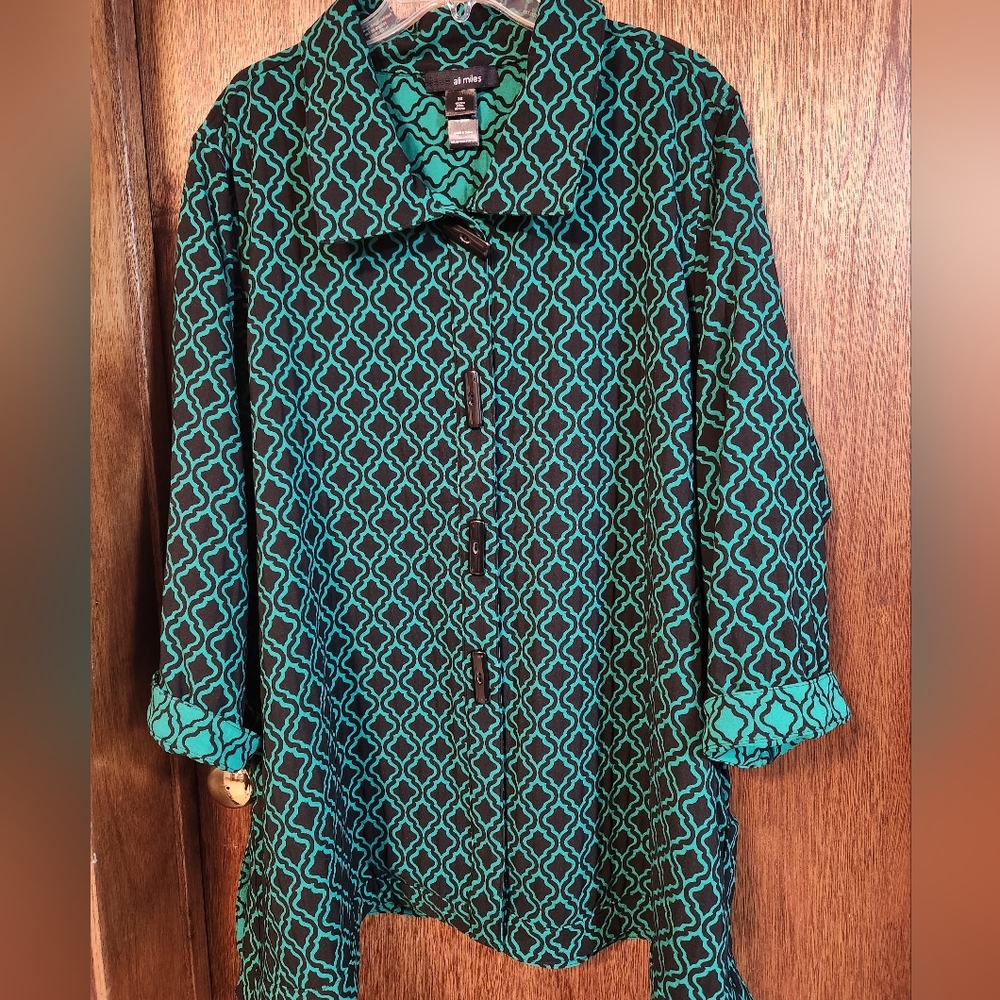 Ali Miles Teal and Black Geometric Shacket